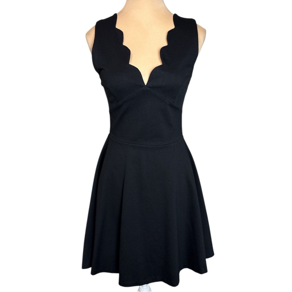 Love…ady Black Scalloped Sweetheart Mini Dress Size M Wedding Guest